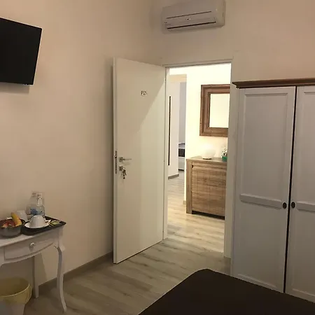 Angolo Di בית הארחה